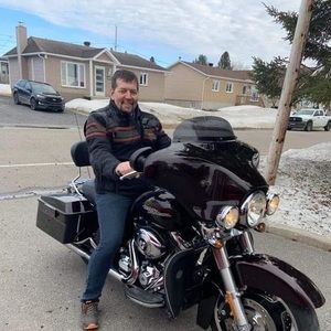 Meet your Posher, Yves